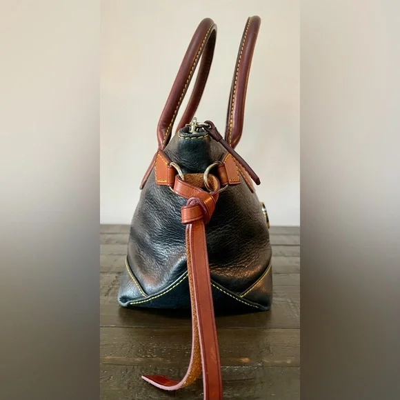 Vintage Dooney and Bourke Mini Satchel J0930427 - Picture 4 of 15